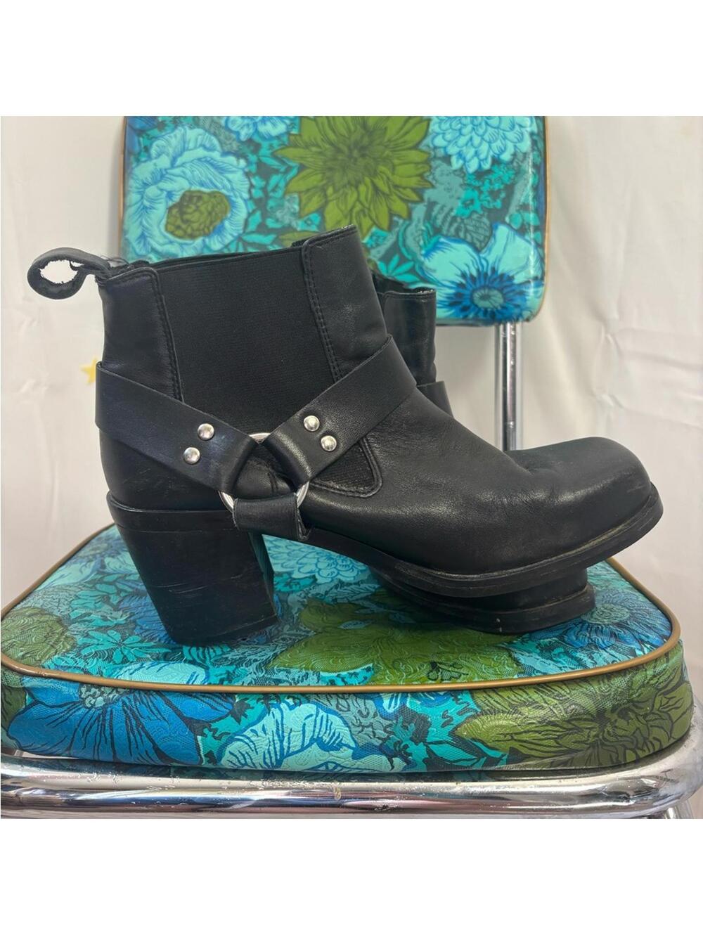 Black Leather Silver Studded Harness Ankle Booties Women’s Size 9.5 - Picture 12 of 12